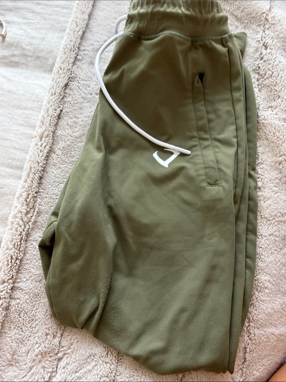 DOYOUEVEN Olive Green Joggers with White Drawstring
